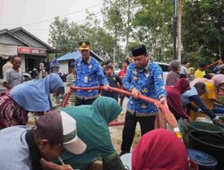 Intrusi Air Asin Berdampak ke Warga, Pemkab Batola Salurkan Bantuan Air Bersih ke Dua Kecamatan